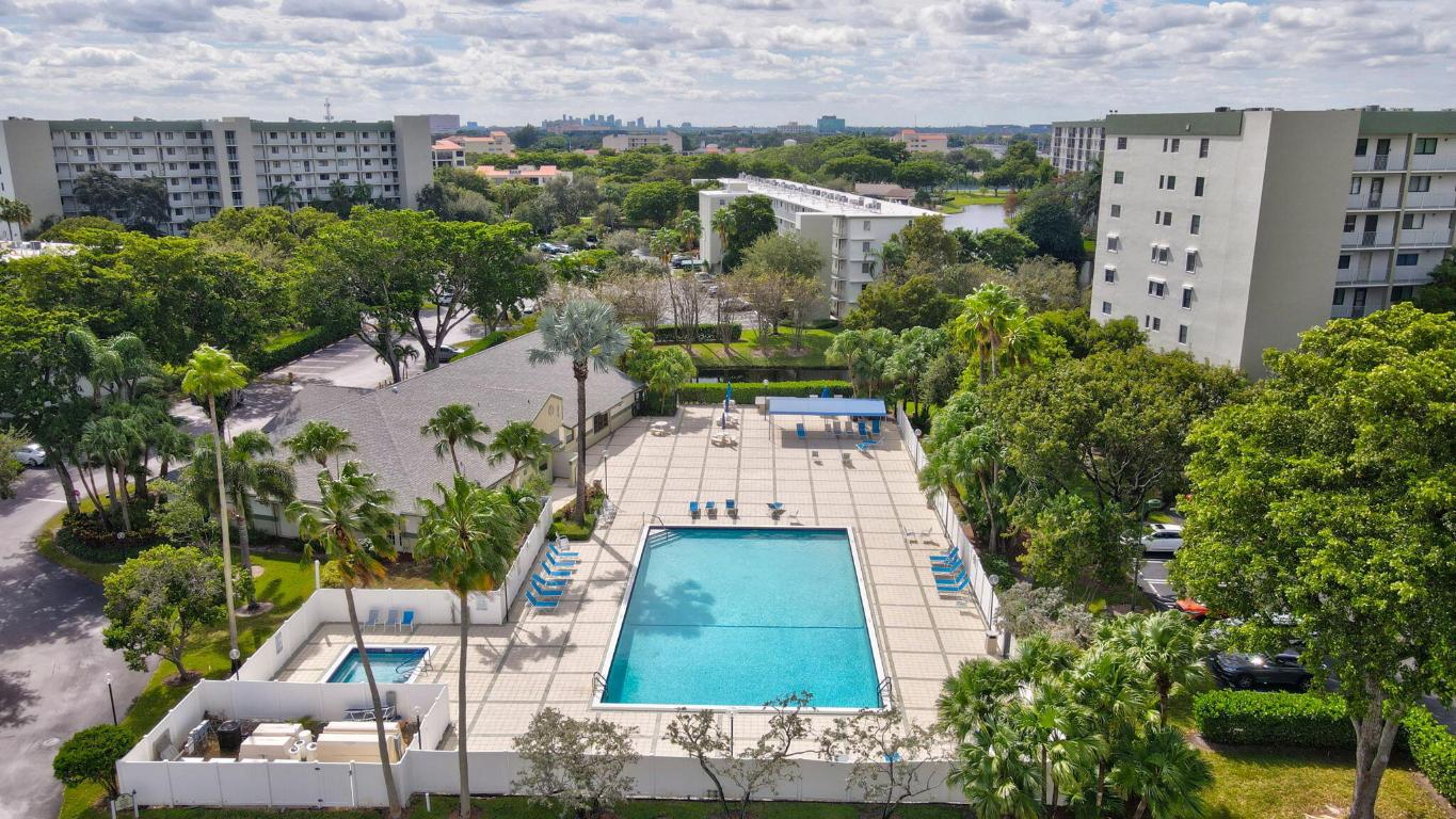 2232 N Cypress Bend Drive 704