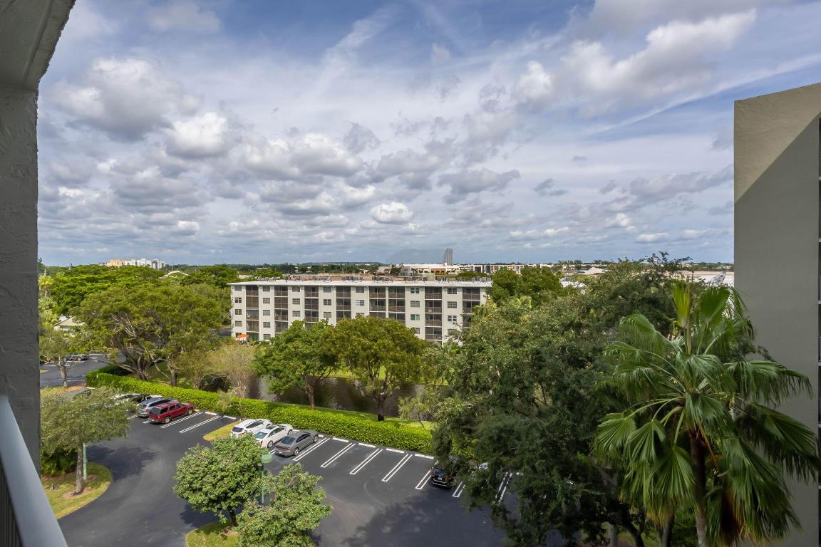 2232 N Cypress Bend Drive 704