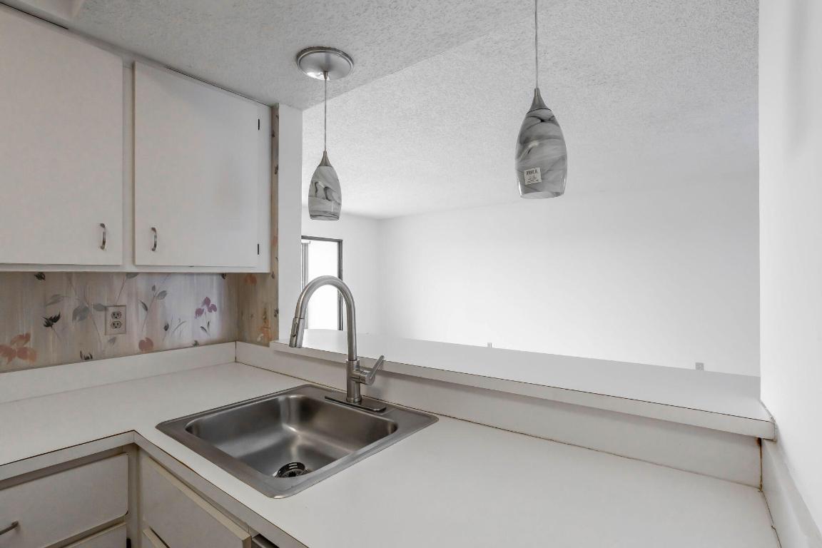 2232 N Cypress Bend Drive 704