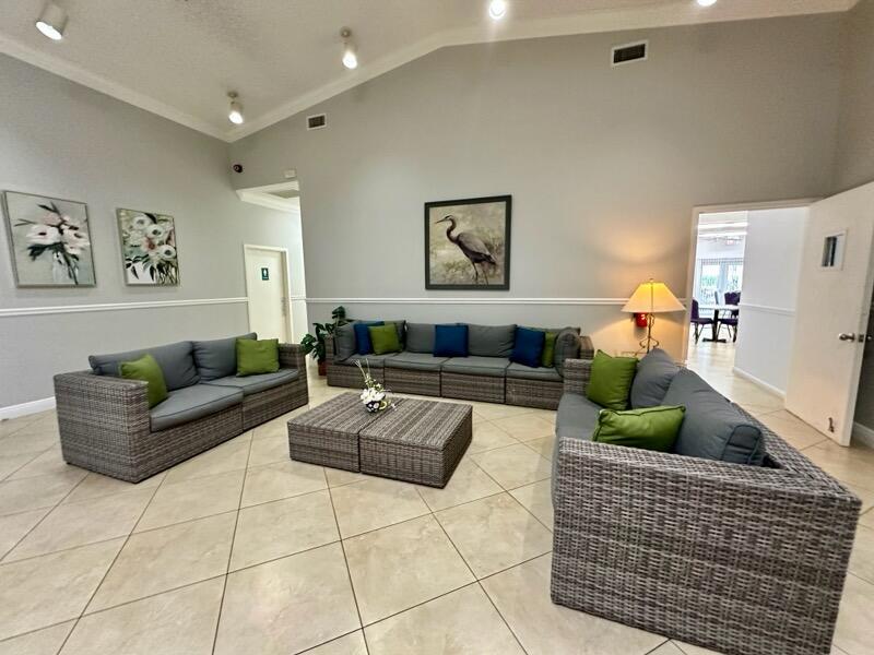 2232 N Cypress Bend Drive 704