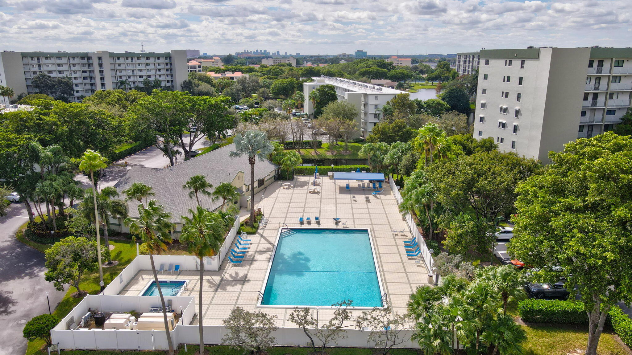 2232 N Cypress Bend Drive 704