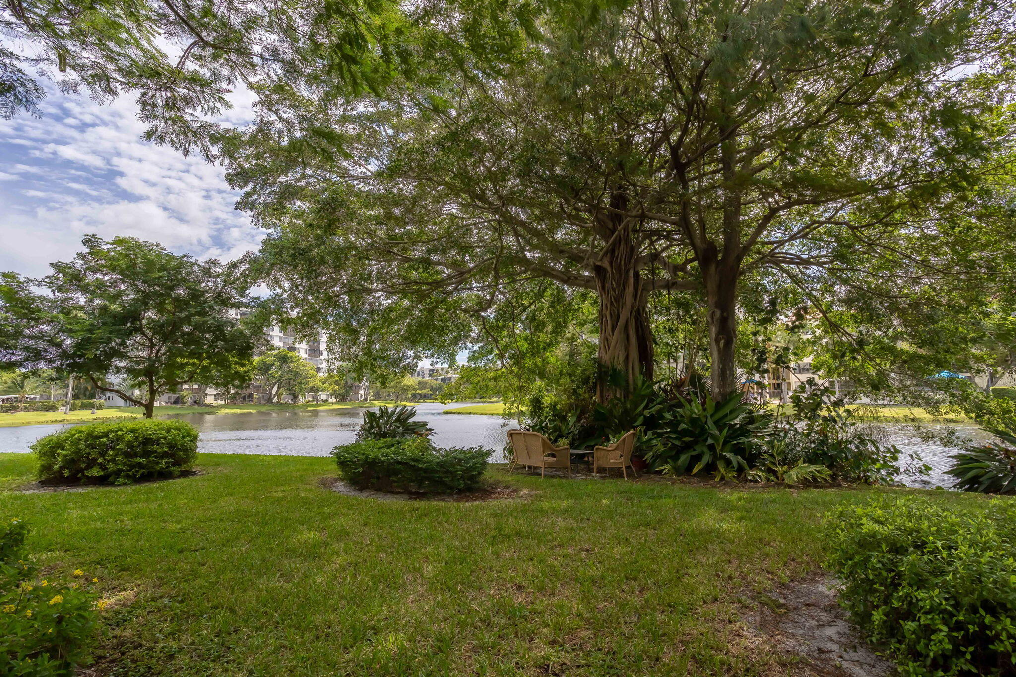 2232 N Cypress Bend Drive 704