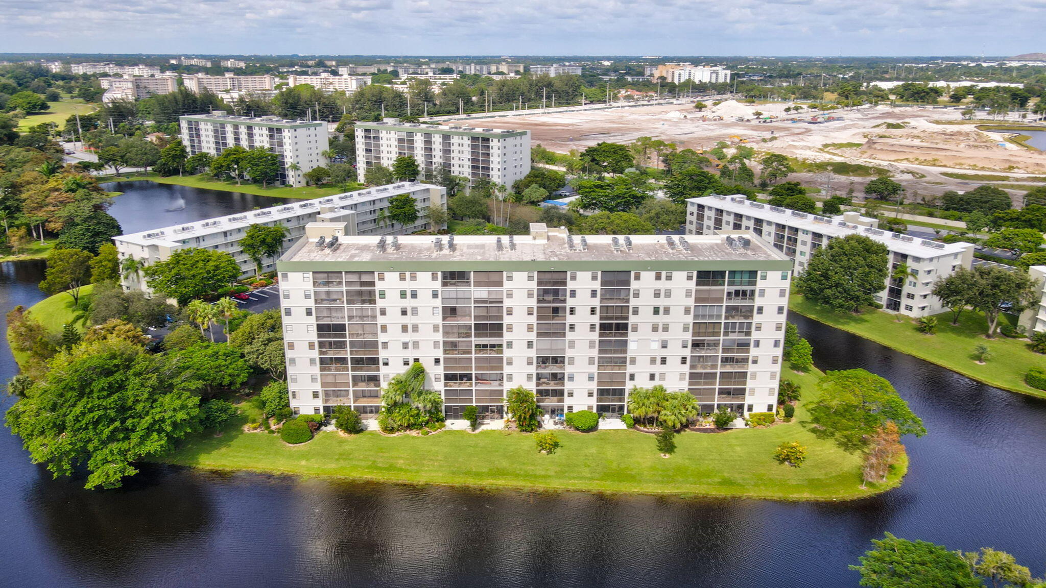 2232 N Cypress Bend Drive 704