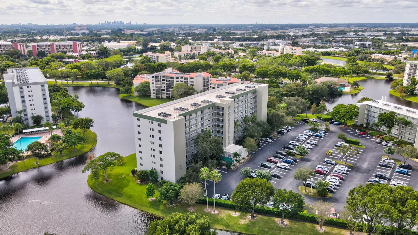 2232 N Cypress Bend Drive 704