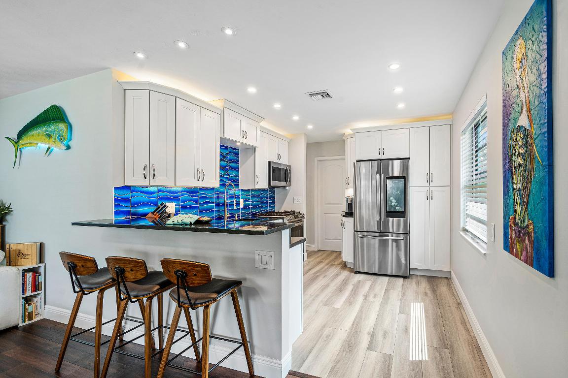 222 S S L Street Street