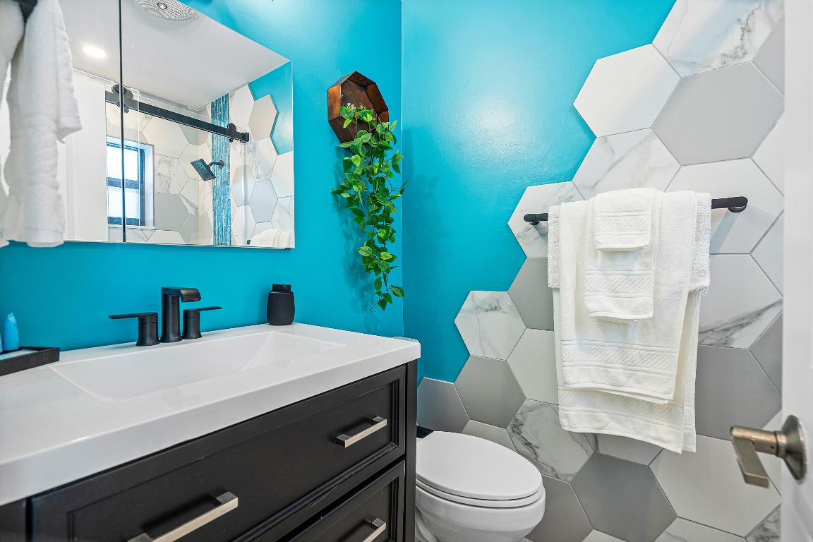 222 S S L Street Street