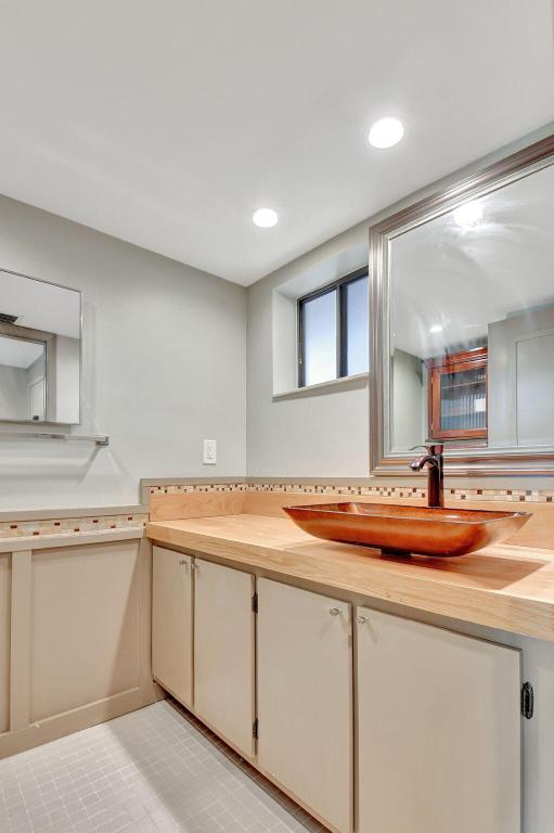 5370 Las Verdes Circle 209