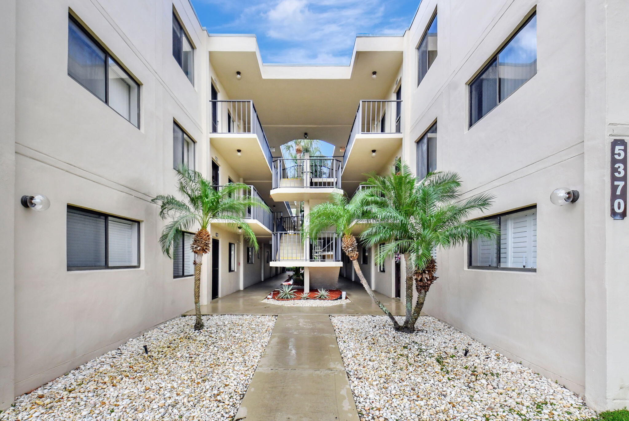 5370 Las Verdes Circle 209