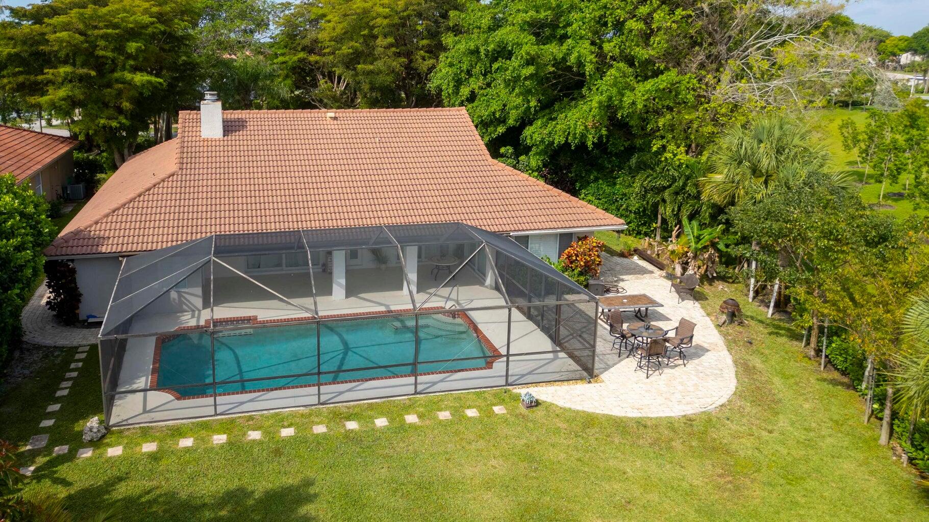 22758 Pinewood Court
