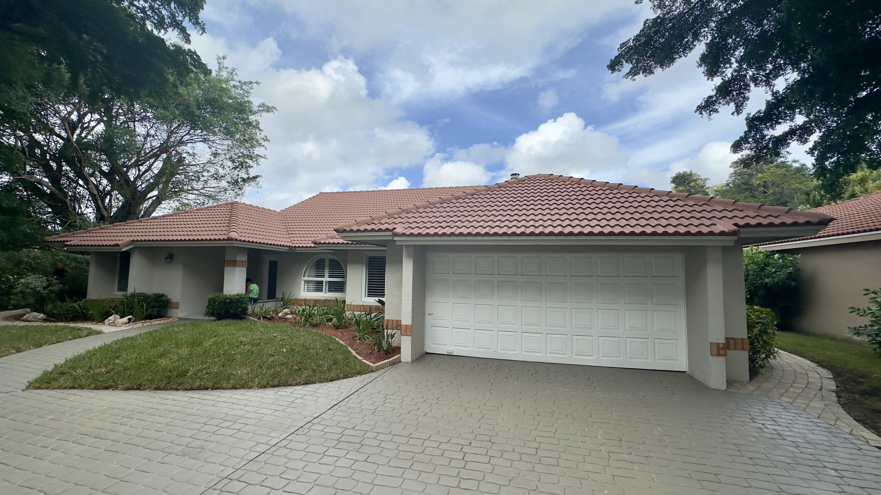 22758 Pinewood Court
