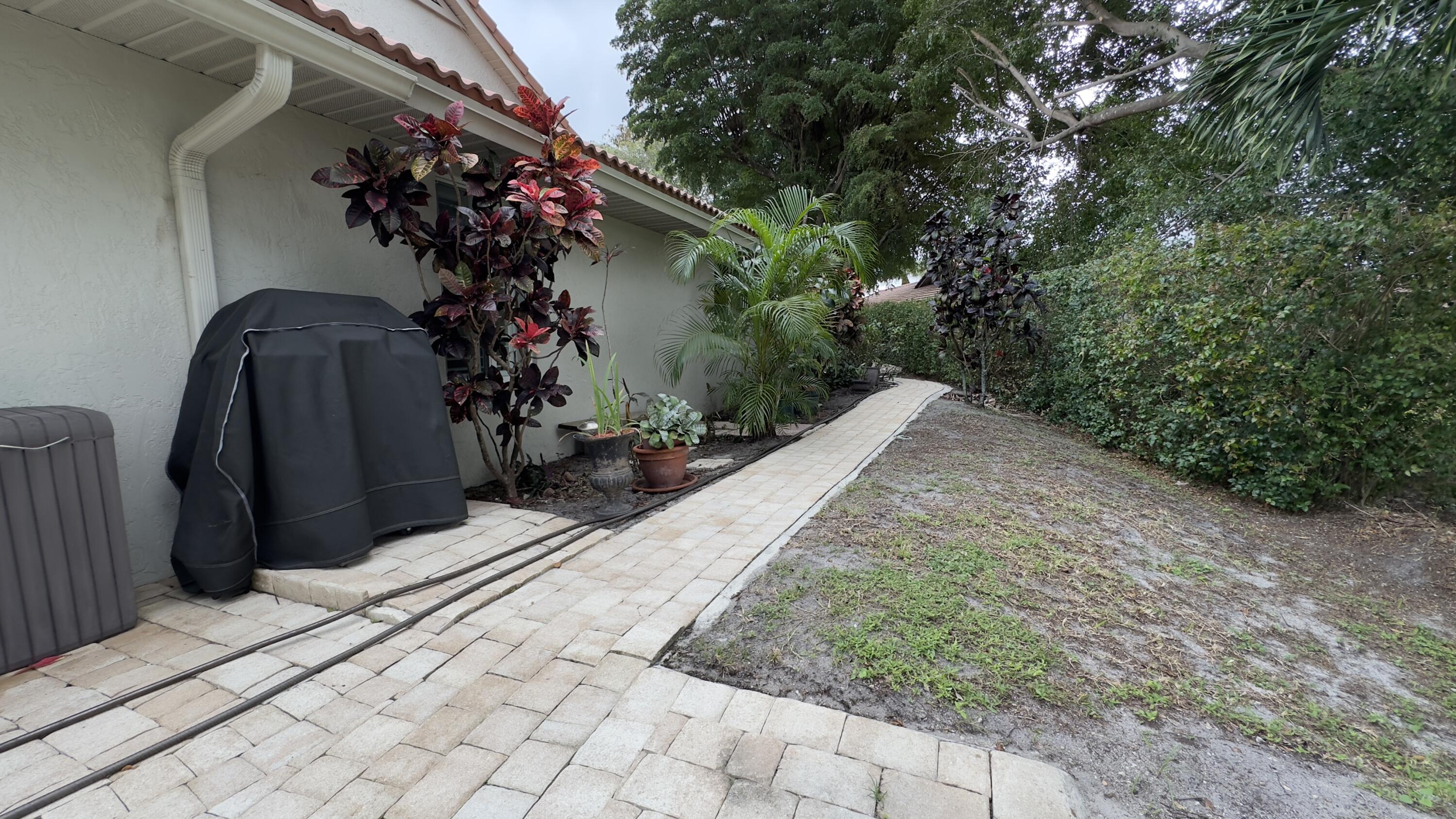 22758 Pinewood Court