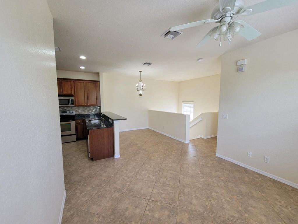 3031 SE Lexington Lakes Drive 203