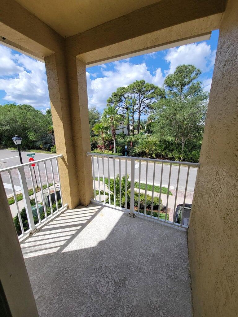 3031 SE Lexington Lakes Drive 203