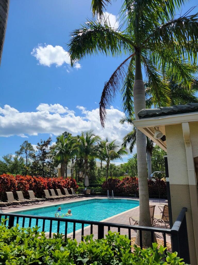 3031 SE Lexington Lakes Drive 203