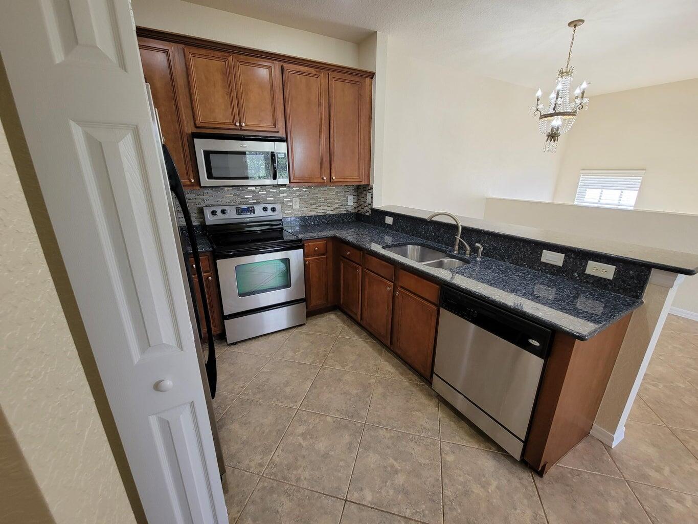 3031 SE Lexington Lakes Drive 203