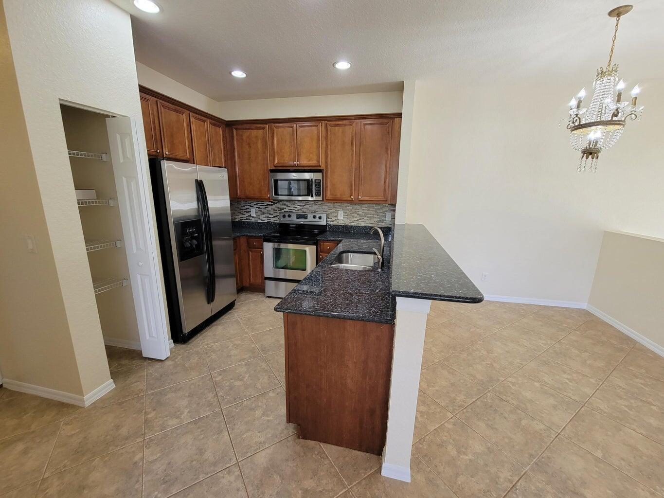 3031 SE Lexington Lakes Drive 203