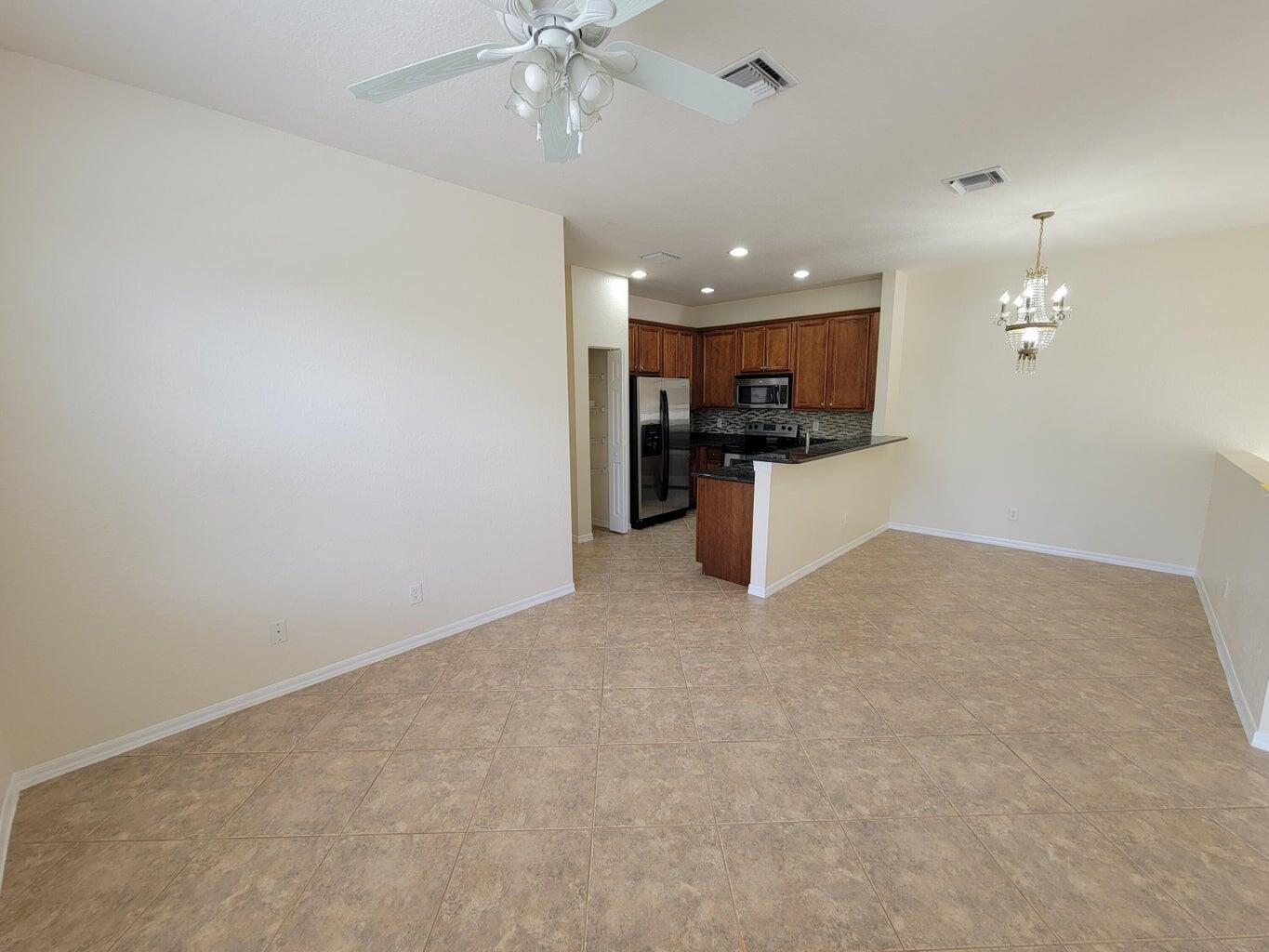 3031 SE Lexington Lakes Drive 203