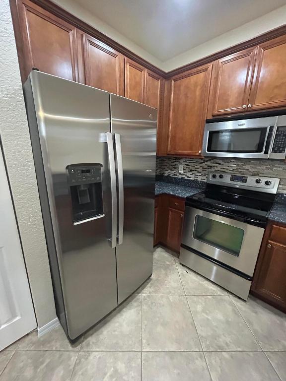 3031 SE Lexington Lakes Drive 203