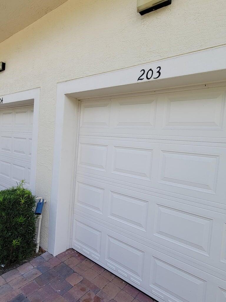 3031 SE Lexington Lakes Drive 203