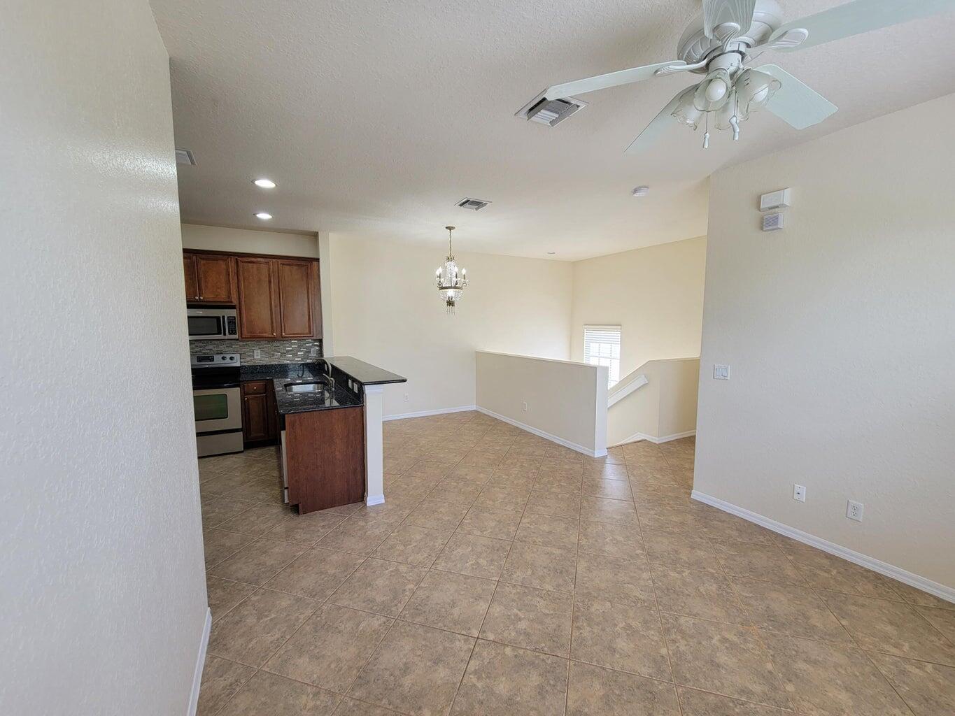 3031 SE Lexington Lakes Drive 203