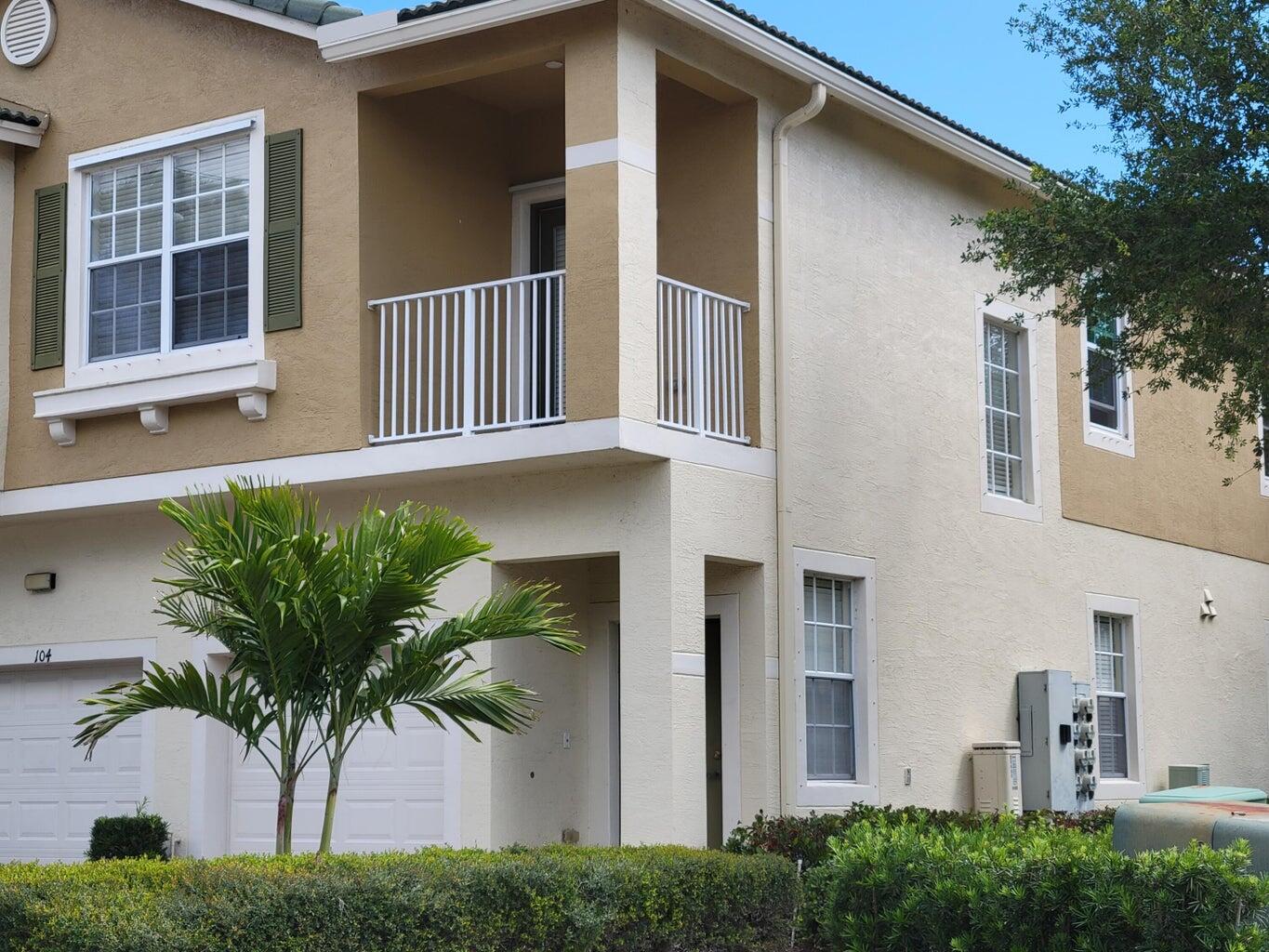 3031 SE Lexington Lakes Drive 203