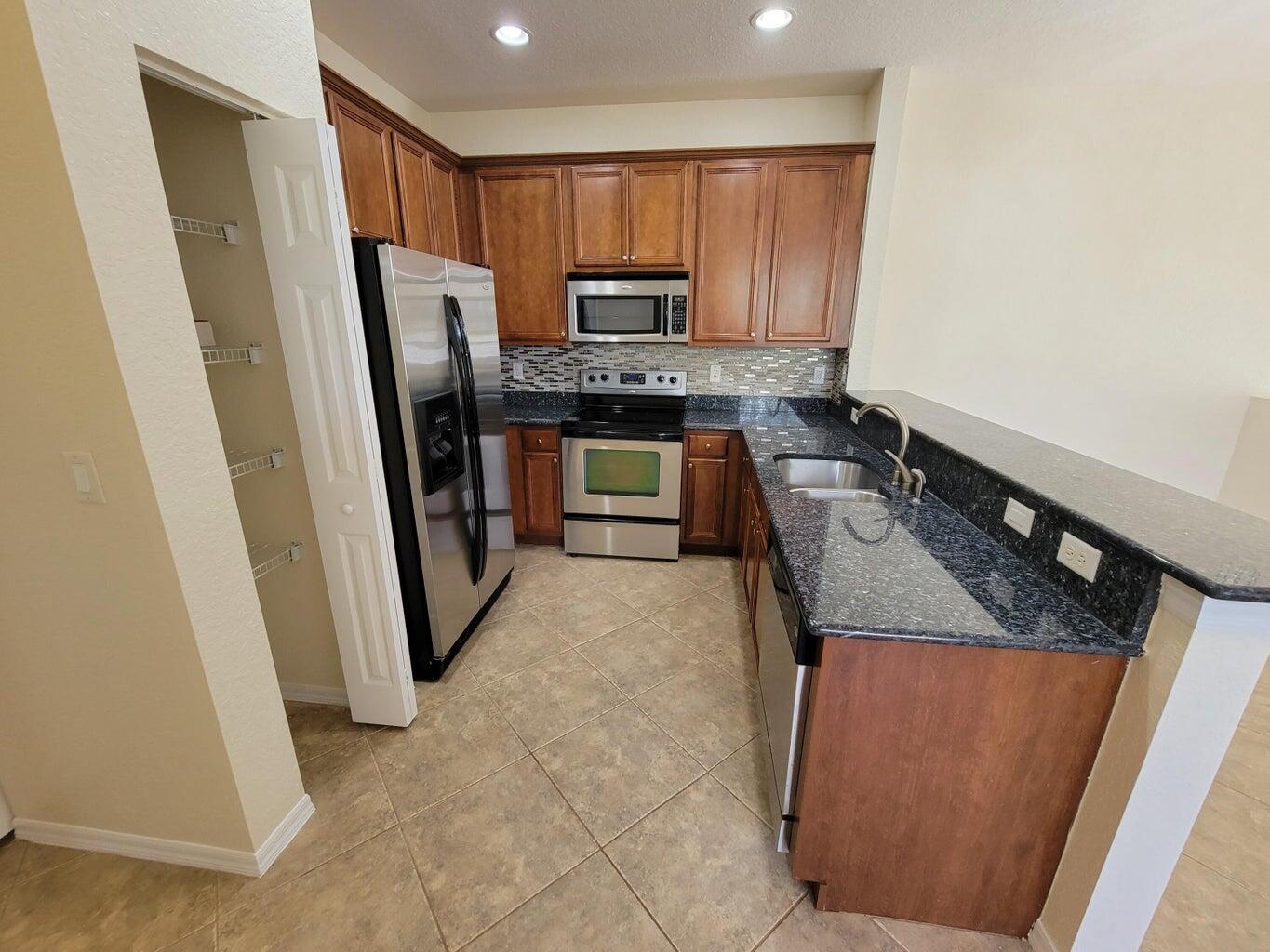 3031 SE Lexington Lakes Drive 203