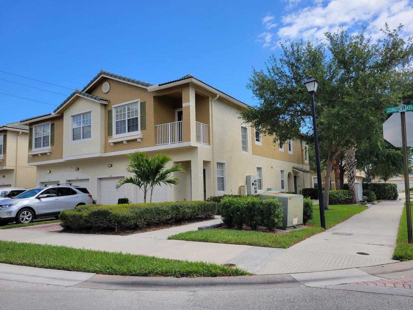 3031 SE Lexington Lakes Drive 203