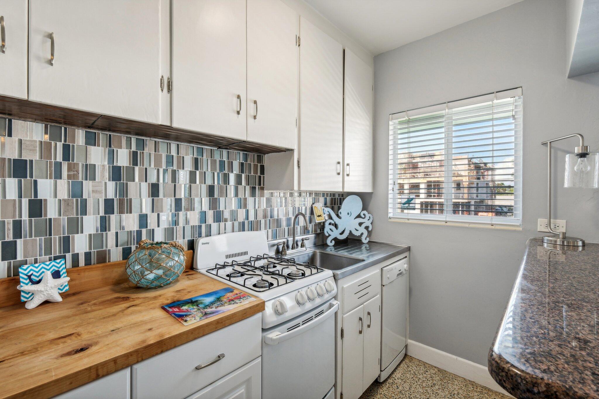 1006 Casuarina Road 11