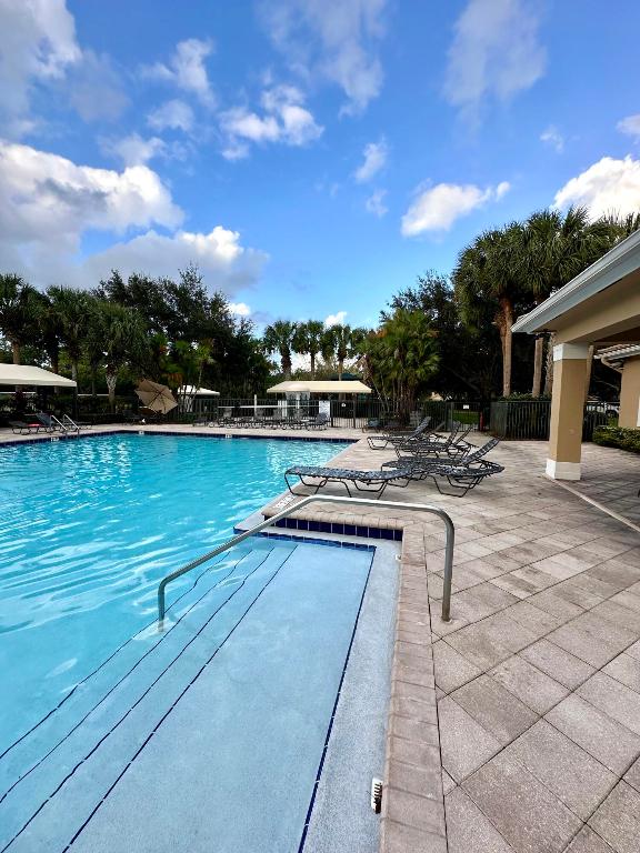 7913 Jewelwood Drive