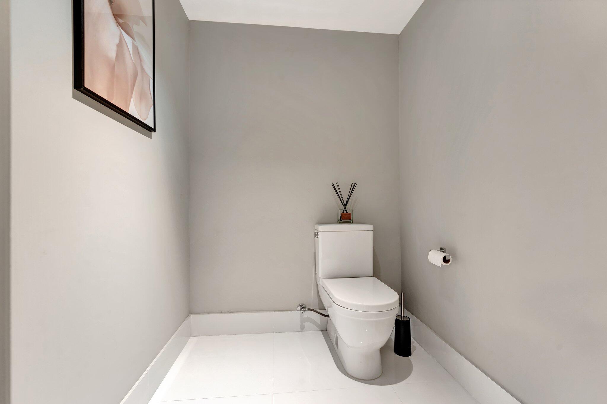 300 Sunny Isles Boulevard Boulevard 4-2205, Sunny Isles Beach Unit: 4-2205