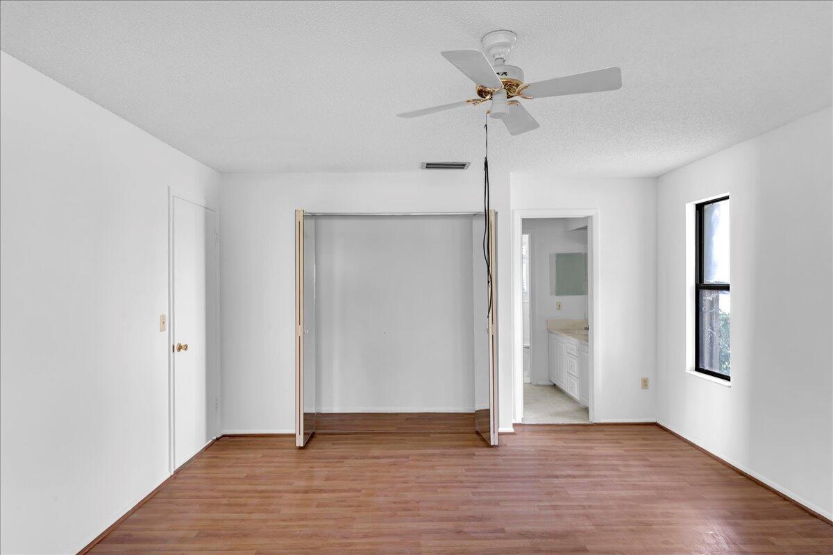 7 Bay Cedar Court