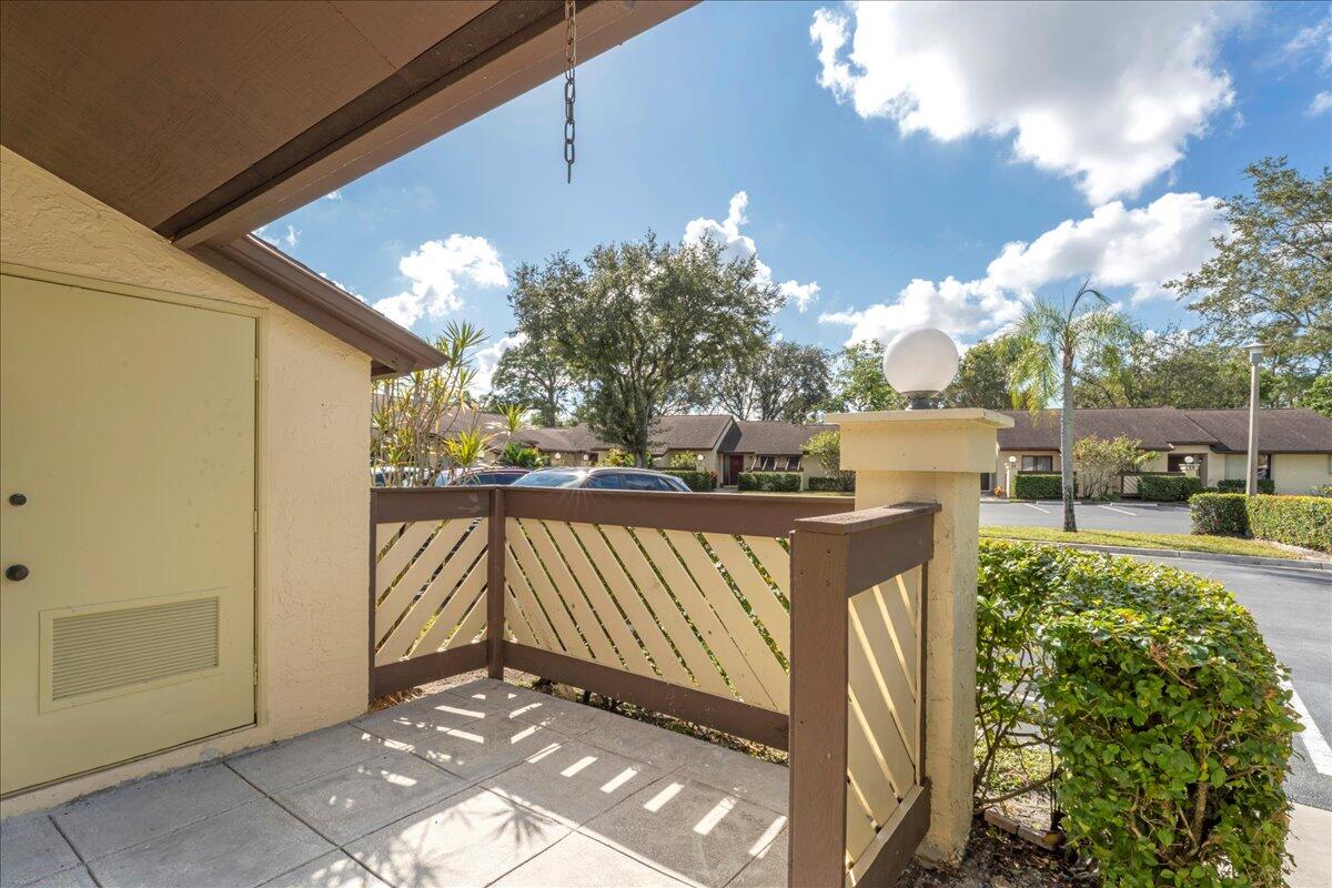 7 Bay Cedar Court