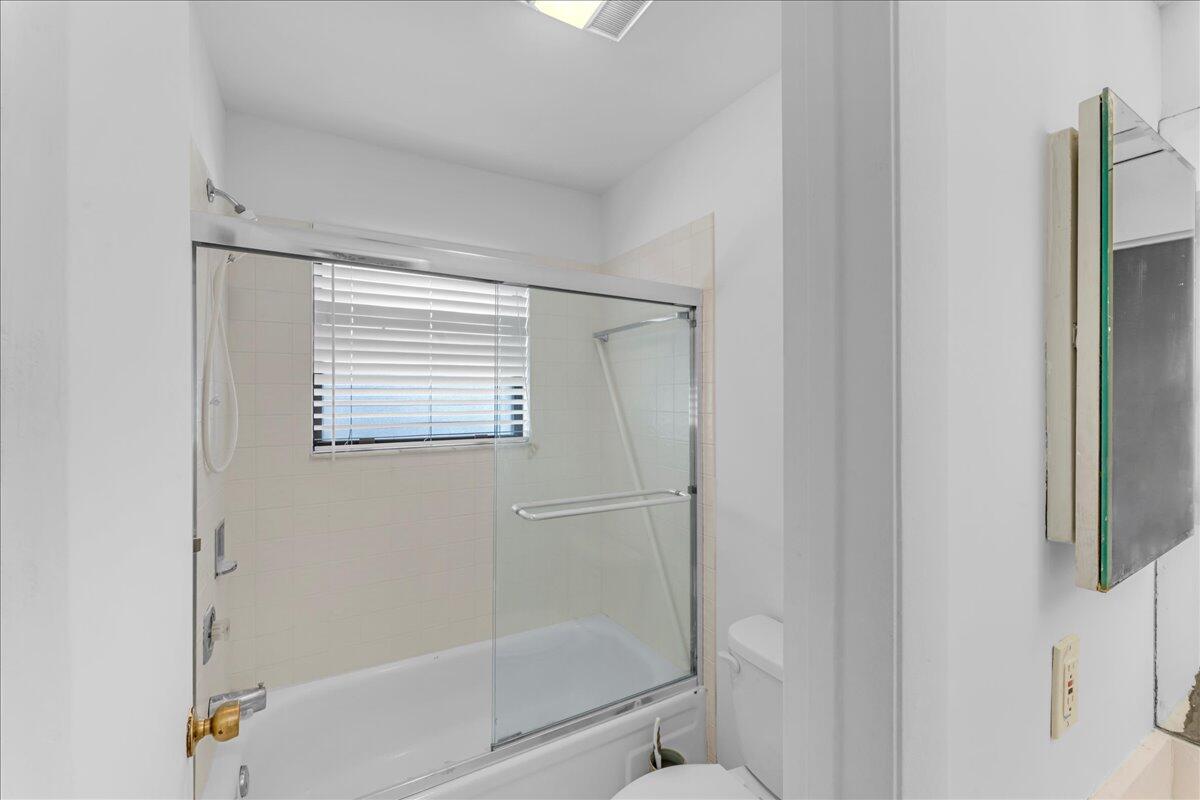 7 Bay Cedar Court