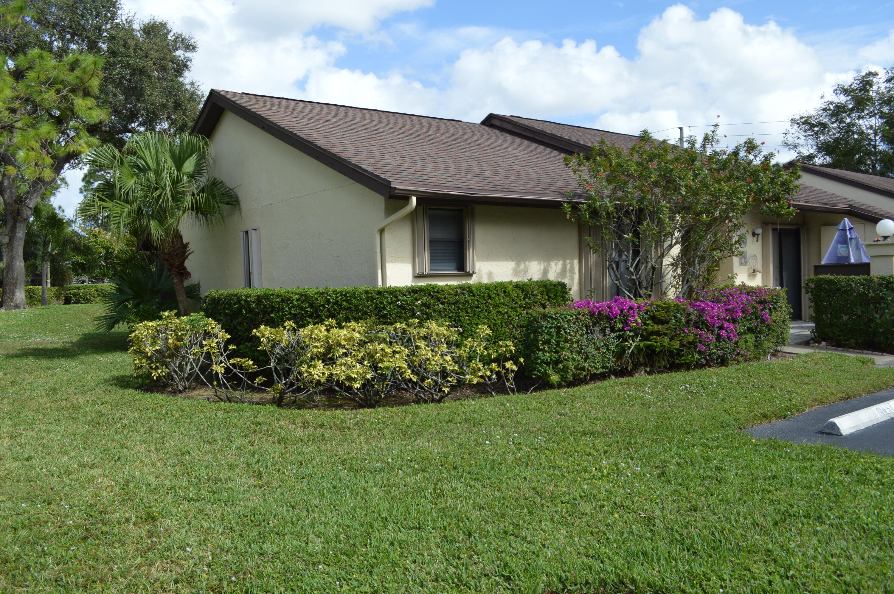 7 Bay Cedar Court