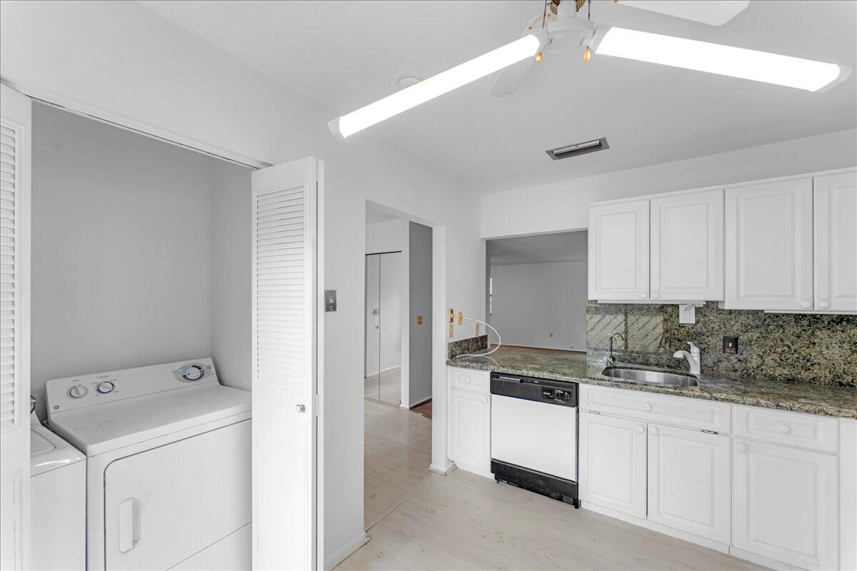 7 Bay Cedar Court