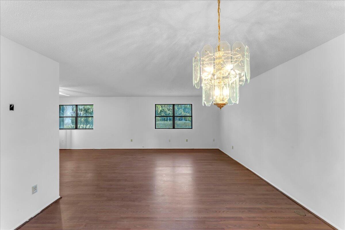 7 Bay Cedar Court