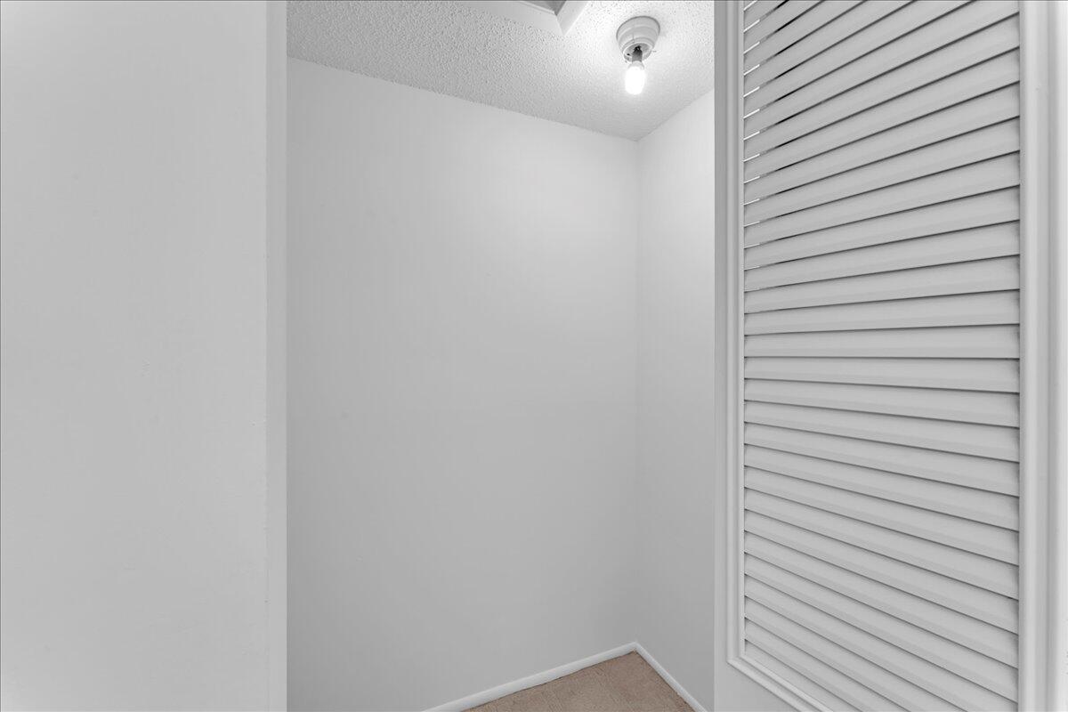 7 Bay Cedar Court