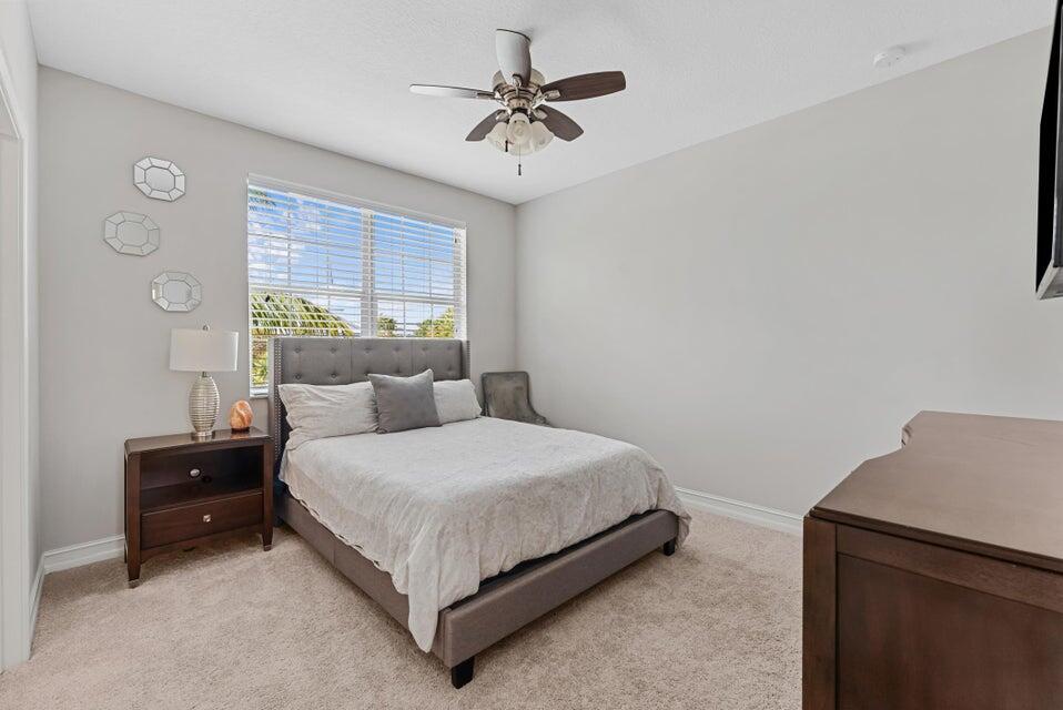 220 S Federal Highway 1