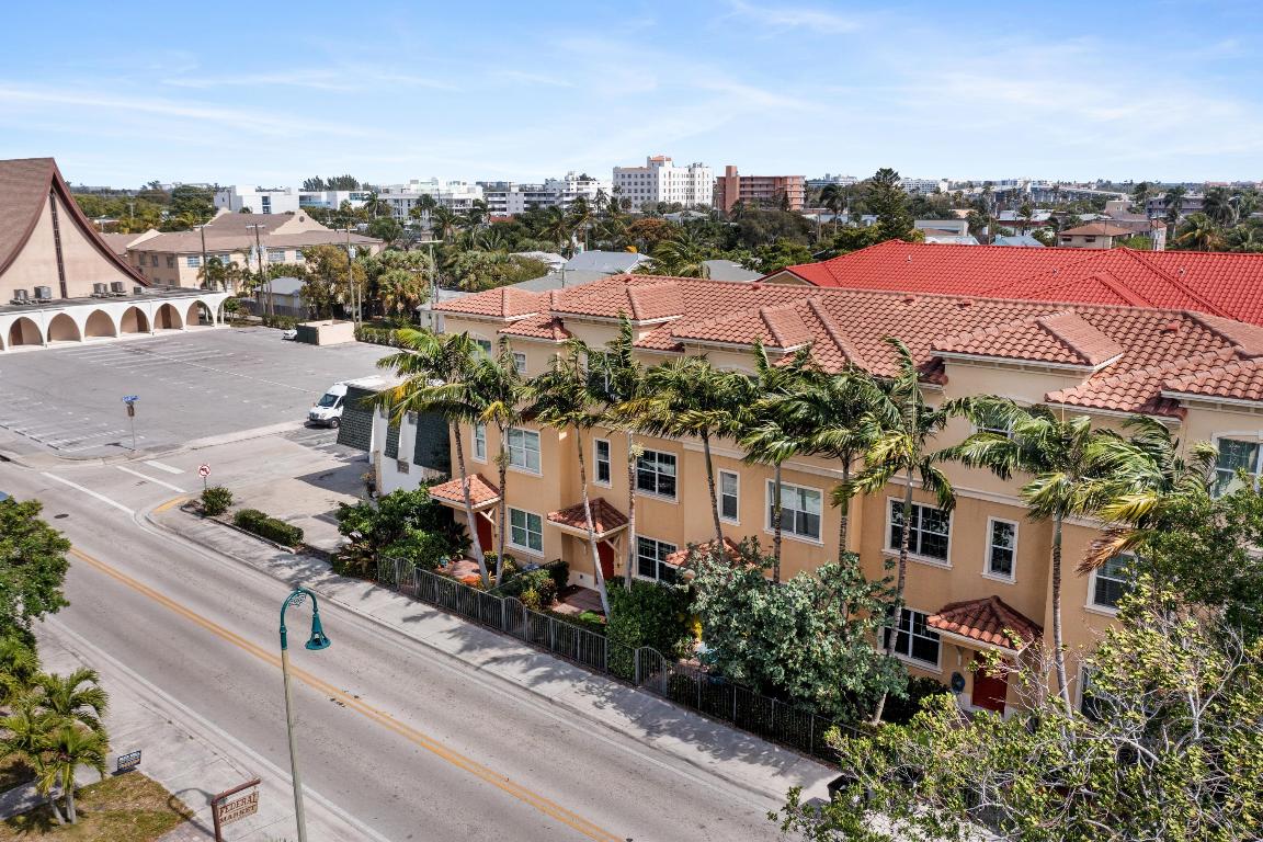 220 S Federal Highway 1