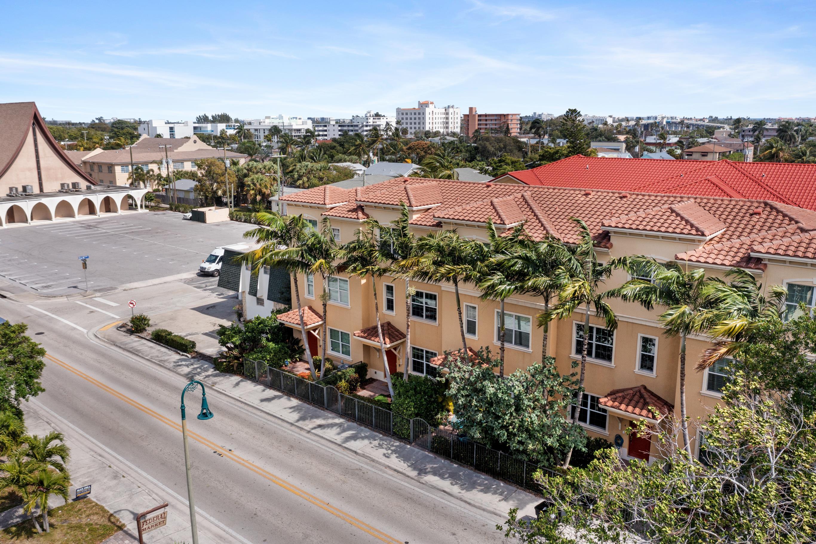 220 S Federal Highway 1