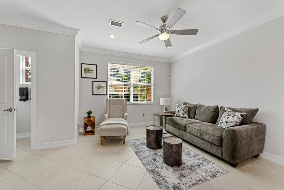 220 S Federal Highway 1