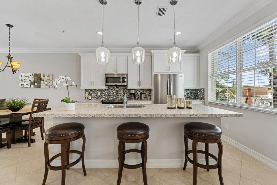 220 S Federal Highway 1