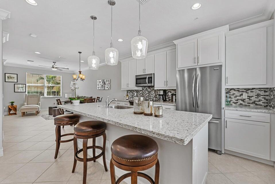 220 S Federal Highway 1