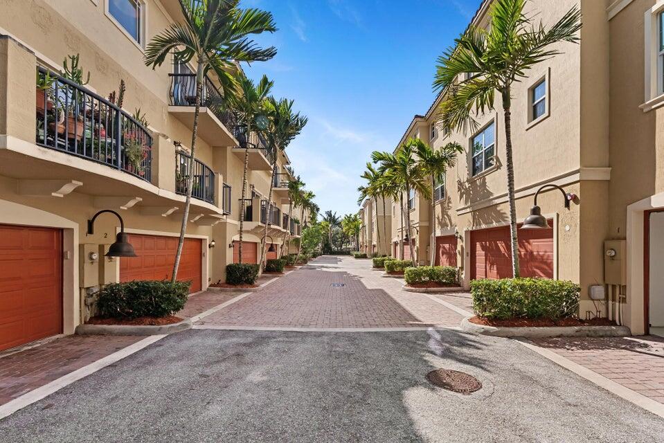 220 S Federal Highway 1