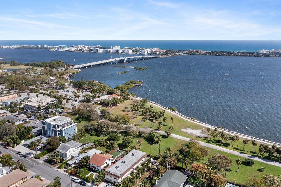 220 S Federal Highway 1