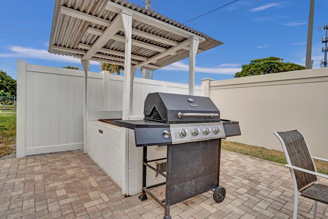 295 Main Boulevard B