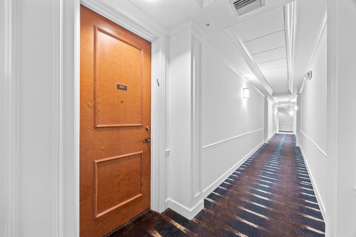 200 NE 2nd Avenue 207, Delray Beach Unit: 207