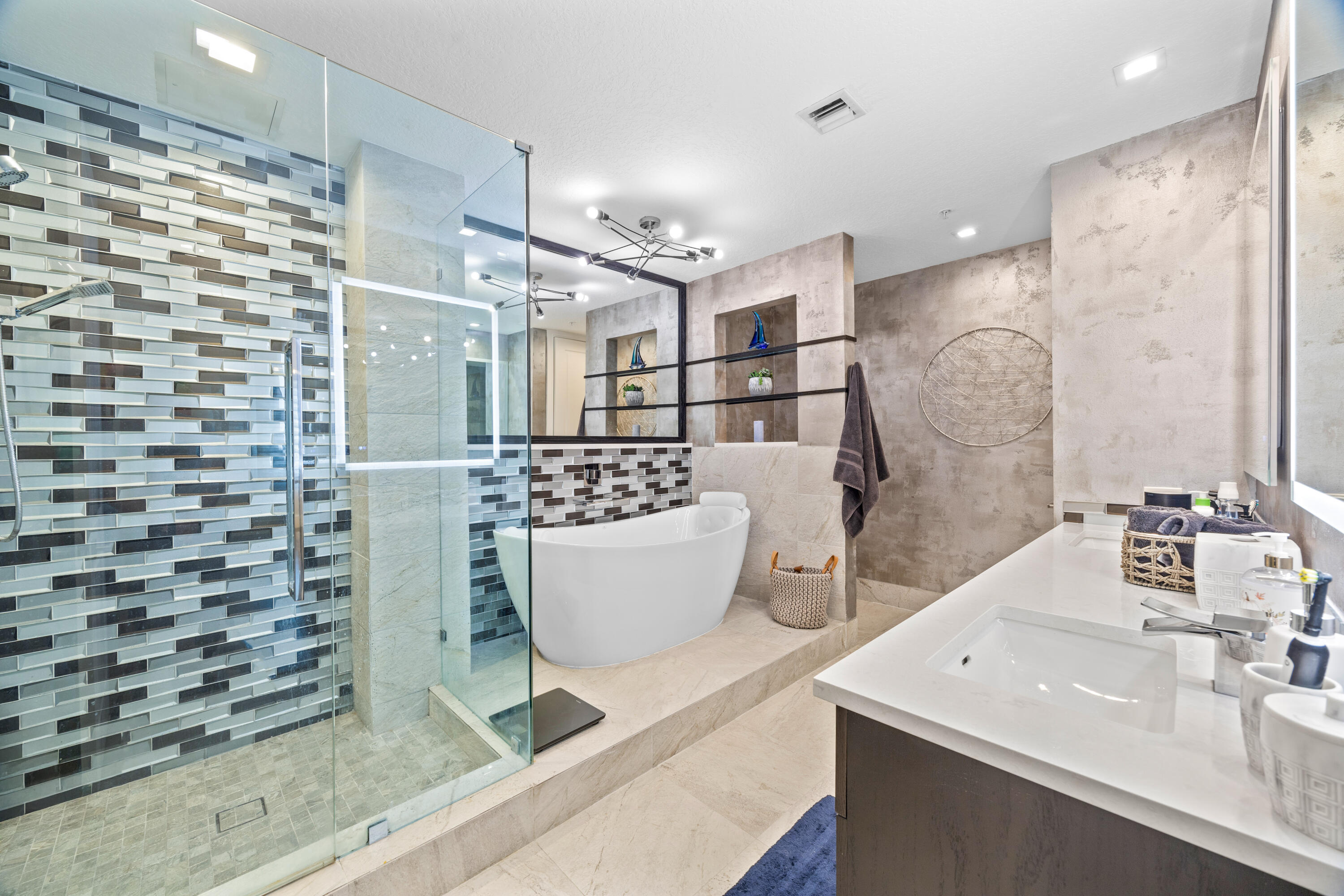 200 NE 2nd Avenue 207, Delray Beach Unit: 207