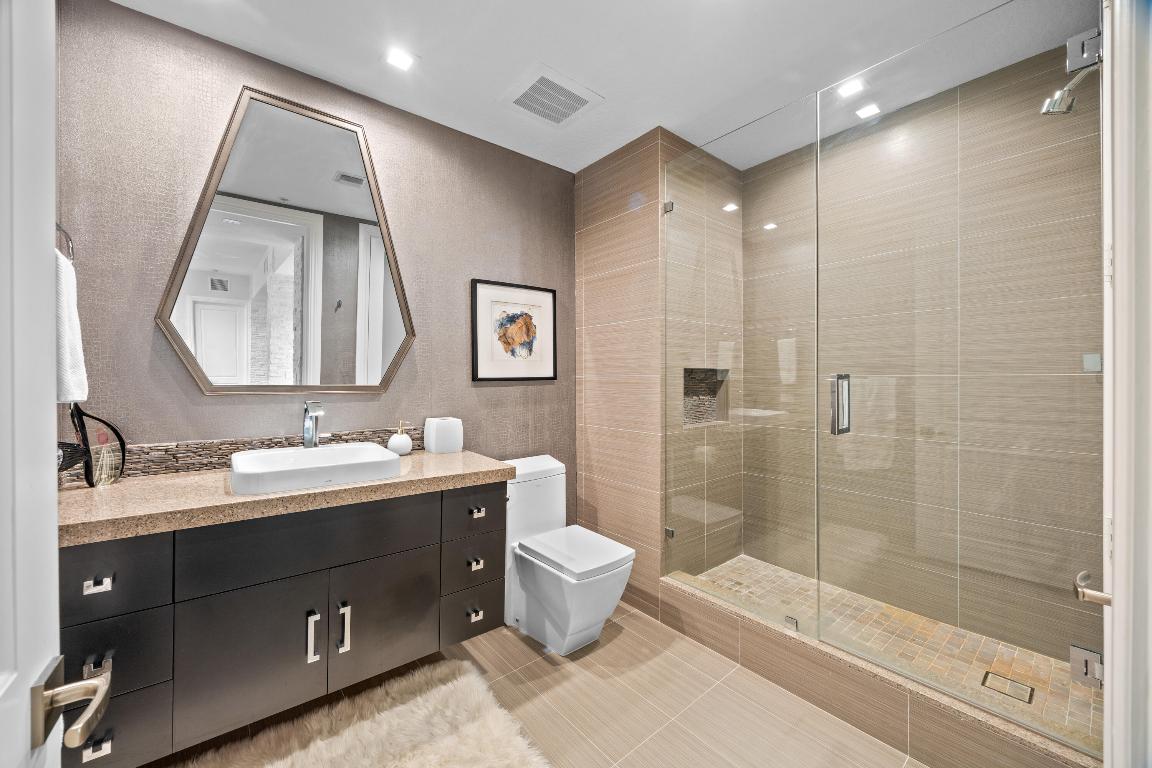 200 NE 2nd Avenue 207, Delray Beach Unit: 207