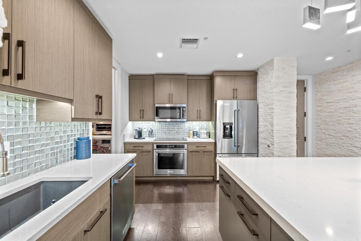 200 NE 2nd Avenue 207, Delray Beach Unit: 207